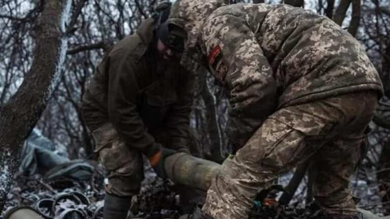 Зеленський провів Ставку щодо ситуації на південному фронті, забезпечення снарядами та дронами